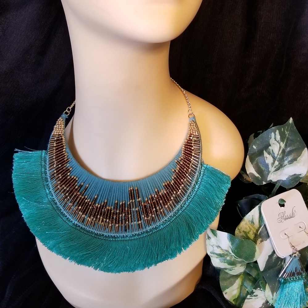 Nina Ethnic Bib Necklace Set